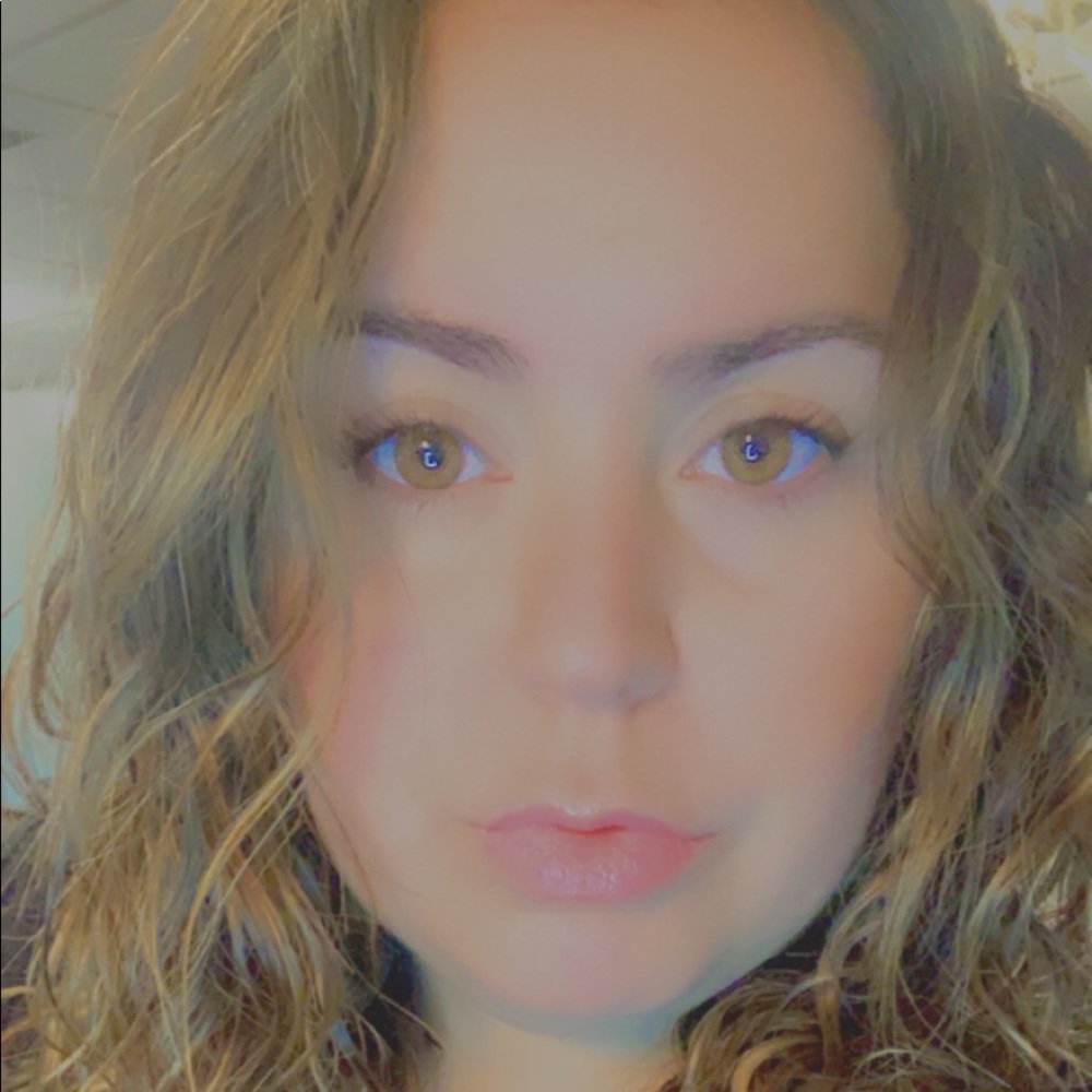 Meet your Posher, Nicole